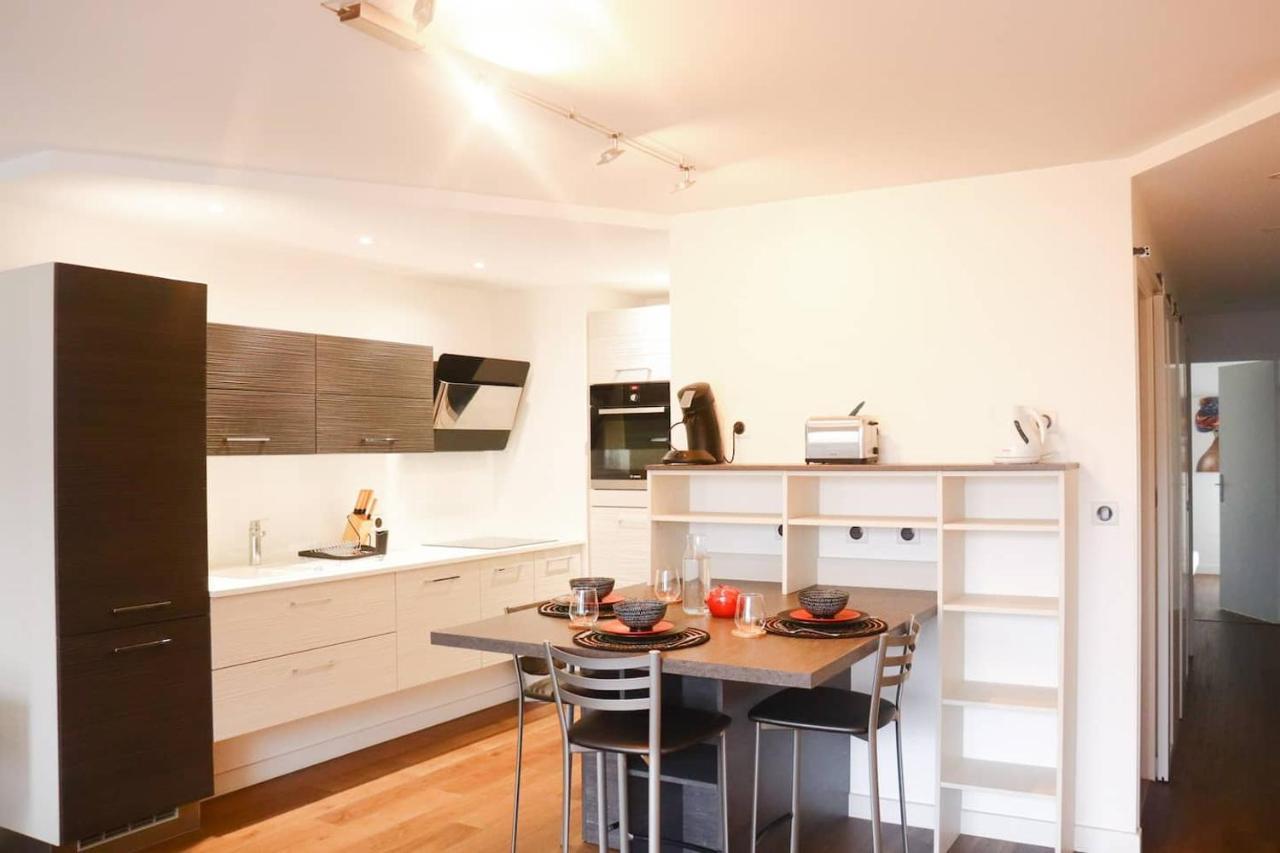 T3 Au Centre Ville Avec Balcon, Parking Gratuit Quimper Luaran gambar