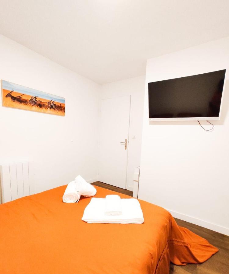 T3 Au Centre Ville Avec Balcon, Parking Gratuit Quimper Luaran gambar