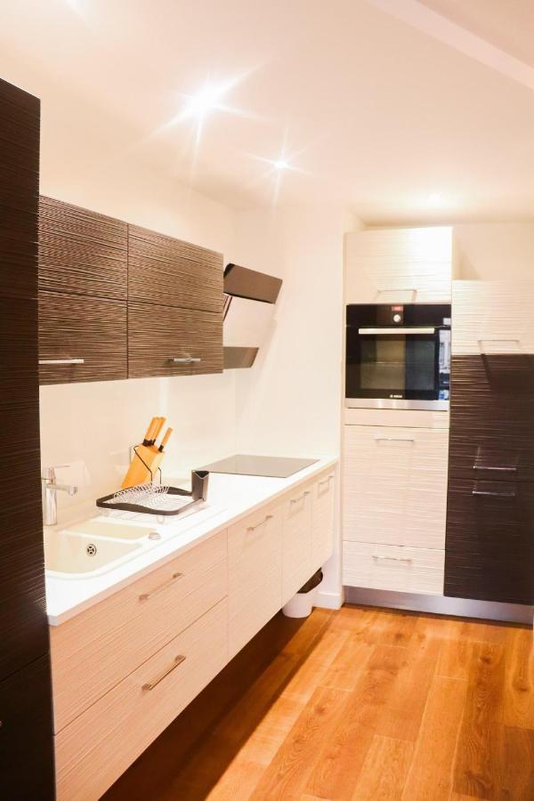 T3 Au Centre Ville Avec Balcon, Parking Gratuit Quimper Luaran gambar