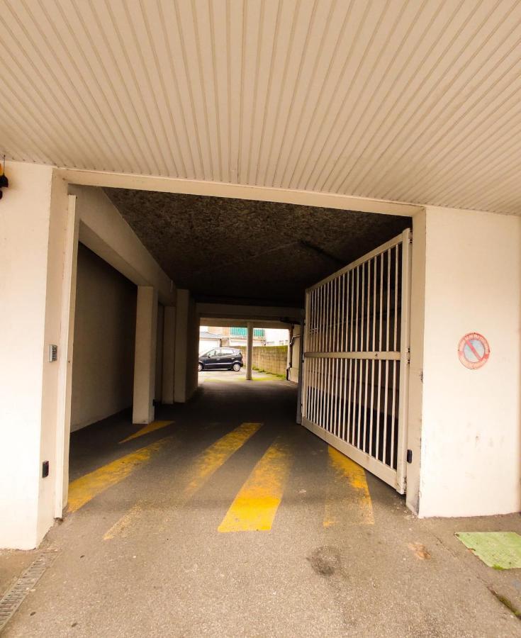 T3 Au Centre Ville Avec Balcon, Parking Gratuit Quimper Luaran gambar